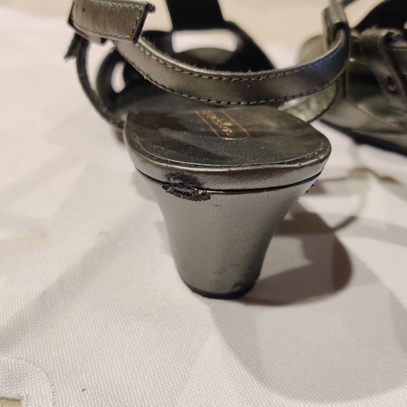 Pewter Easy Spirit Strap Heeled Sandal. - Picture 4 of 8